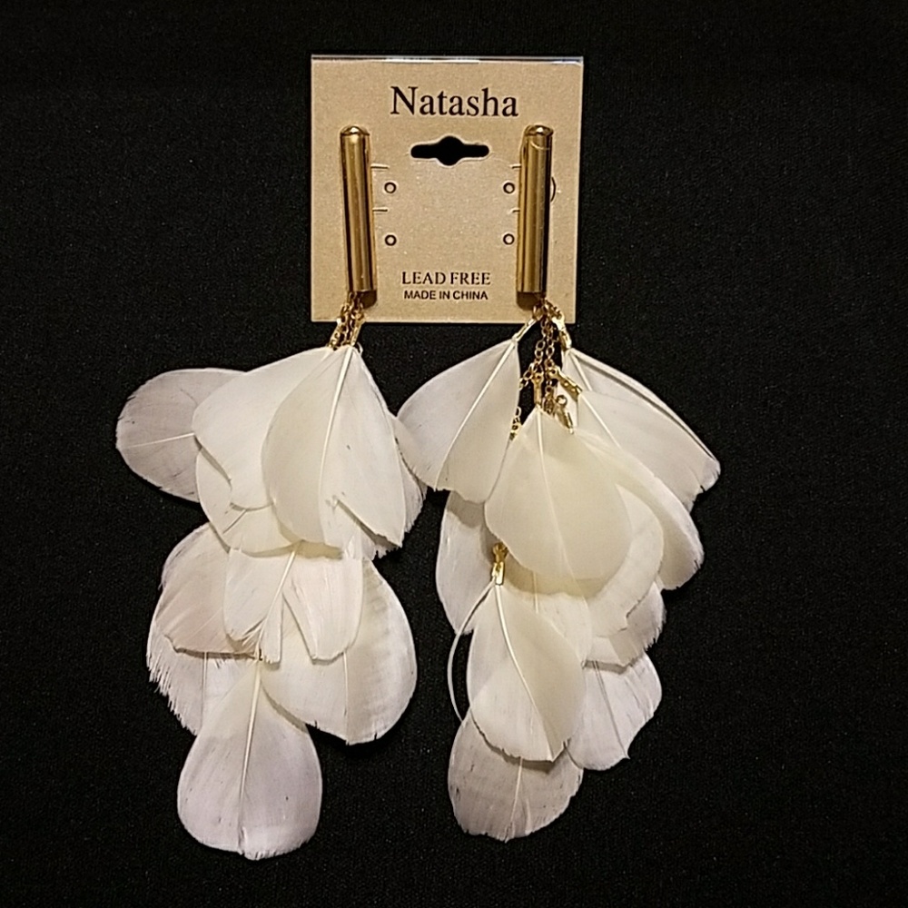 CHANDELIER FEATHER DROP EARRINGS